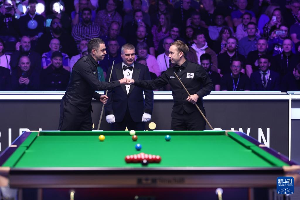 这位在网球 这位在网球